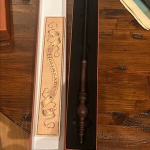Hogsmeade Wand with Box